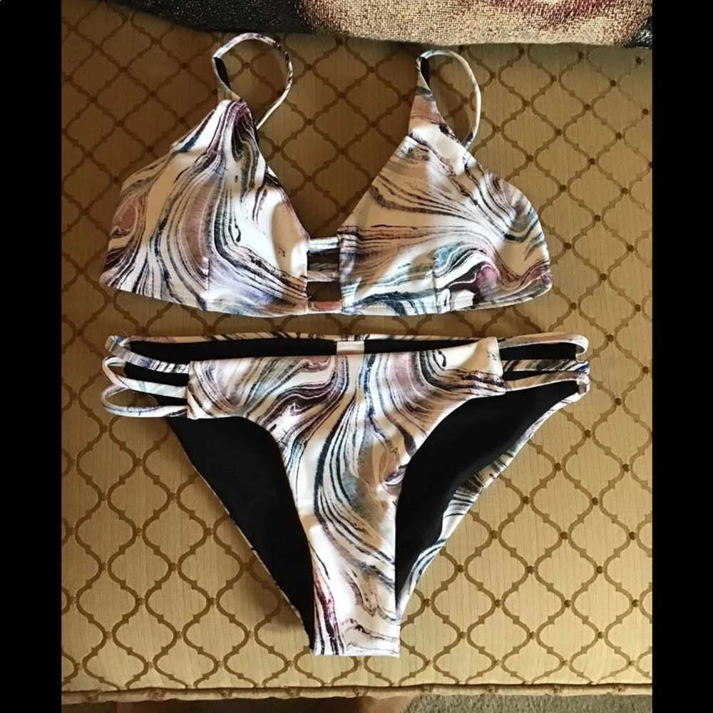 No Boundaries bikini marble swirls bottom 3-5 top 7/9 panty liner still in